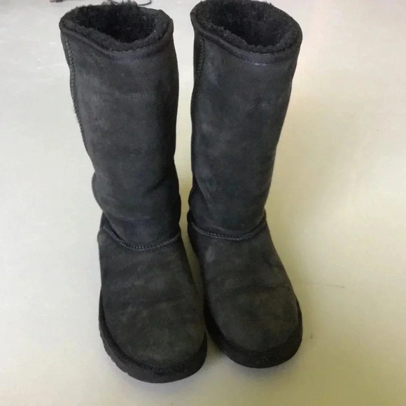 Ugg Classic tall boots black suede fleece lined Size 5 - Picture 2 of 7